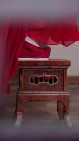 Reborn to Make Him Fall episode 1