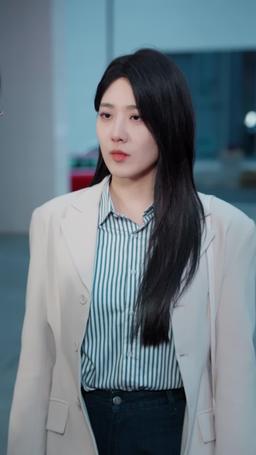 あいにく、ヒロイン役なので episode 3