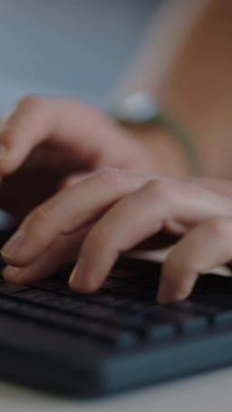 [Versi Dub] Anda Pecat Seorang Jenius Teknologi trailer