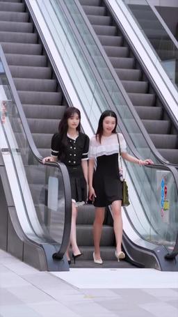 網戀奔現後被總裁掐腰寵 episode 38