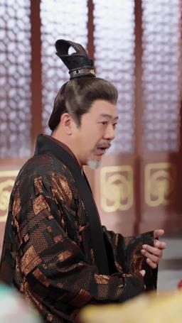 I Crowned My Useless Dad episode 10