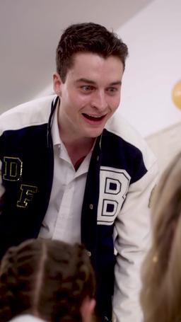 زعيم المافيا يسيطر على  المدرسة الثانوية episode 57