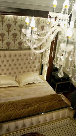 Milyarder Kocamın Üçlü Hayatı episode 30