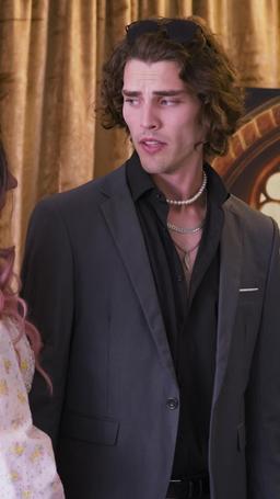 Incinta e sposata con una star del cinema episode 61