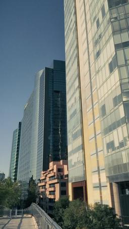 El Escort que Conocí en París episode 32