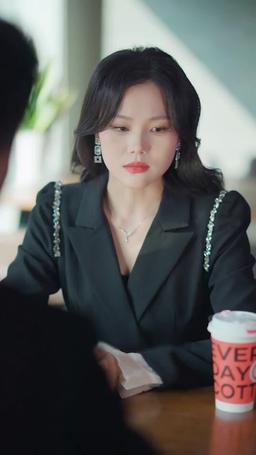 La limpiadora es en realidad rica episode 49