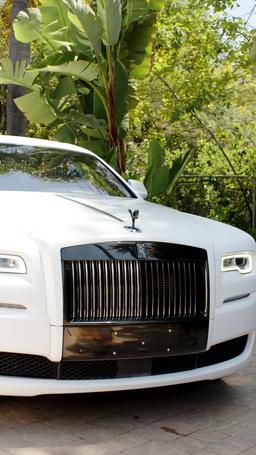 Die Königin-Mutter herrscht trailer