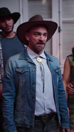 Encontrei Um Marido Bilionário E Sem-Teto Para o Natal episode 46