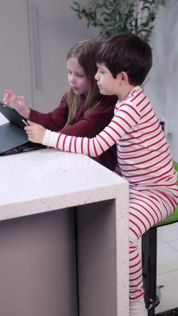 엄마가 돌아오길 바라는  쌍둥이 CEO episode 73