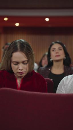 Verdadera heredera vs Falsa millonaria episode 8