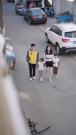 Yeni Stajyer CEO'nun Şımarık Karısı episode 9