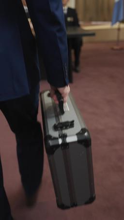 Dinero, Armas y Feliz Navidad episode 2