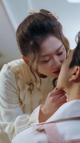 أصبحت الفتاة السمينة جميلة وقوية بعد أن ارتبطت بالنظام episode 32