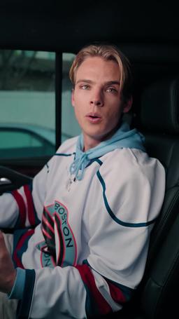 [doblado] Cómo Deshacerse de una Estrella del Hockey episode 12