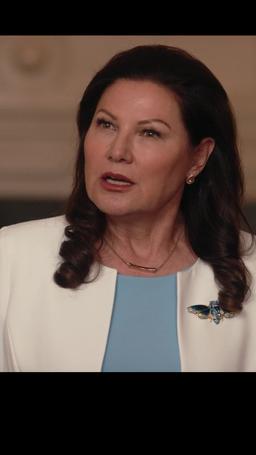 Christmas with a Prince: Becoming Royal episode 36