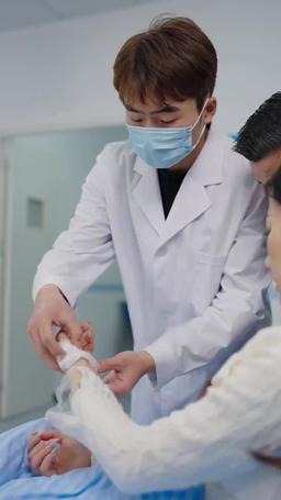 她帶崽離開後，厲總追瘋了 episode 61