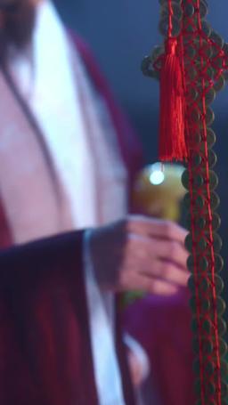 Drugi Sezon: Światło Nieba episode 1