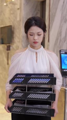 網戀奔現後被總裁掐腰寵 episode 37