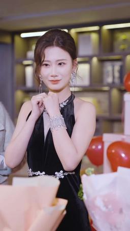 أصبحت الفتاة السمينة جميلة وقوية بعد أن ارتبطت بالنظام episode 77