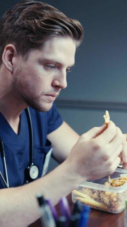 Matrimonio inatteso: mi sposo con un infermiere miliardario episode 13