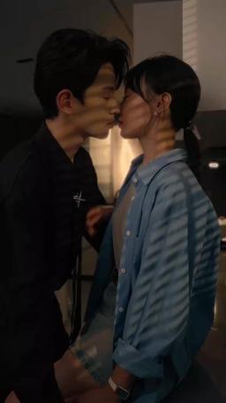 Wait, I'm the Leading Actor's First Love? episode 17