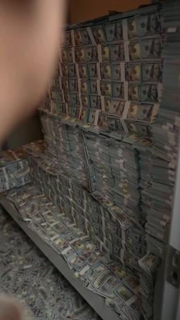 Potężny milioner spadł z nieba episode 2