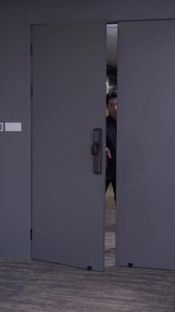 網戀奔現後被總裁掐腰寵 episode 30