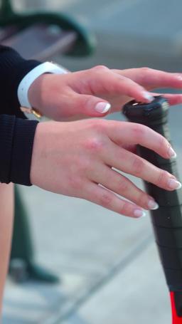 Ratu Lapangan Tenis episode 52