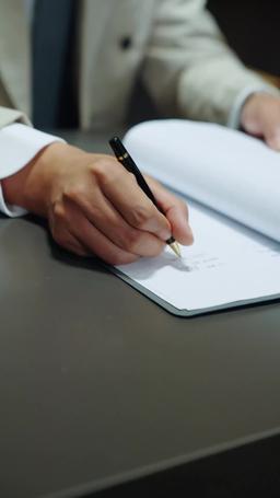 Enceinte à 40 ans : une histoire d'amour/ avec un PDG episode 33