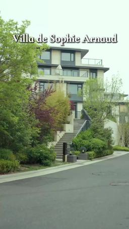 Derrière l'Uniforme : L'Homme Invincible episode 9