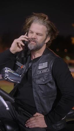 [Dublajlı] Para, Silahlar ve Mutlu Noeller episode 32