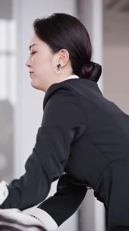 Oops Mr. Gray, That's Not Mrs. Gray episode 3