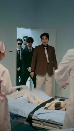 離婚後我被五個哥哥寵上天 episode 12