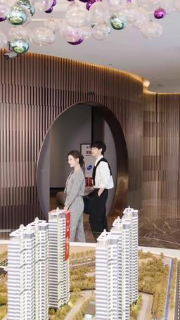 أصبحت الفتاة السمينة جميلة وقوية بعد أن ارتبطت بالنظام episode 52