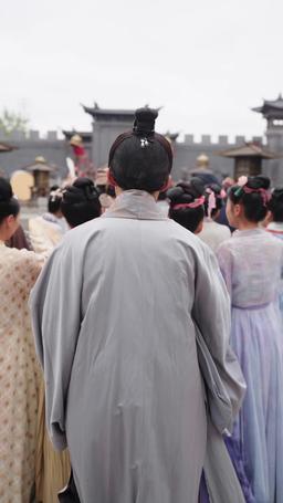 I Crowned My Useless Dad episode 1