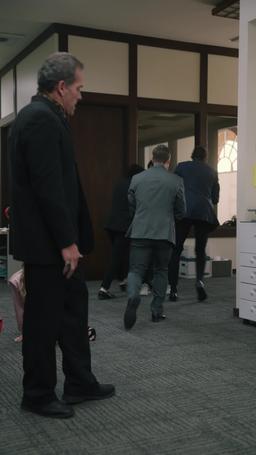 Hey Jefe, Su Empresa Está Siendo Bombardeada episode 61