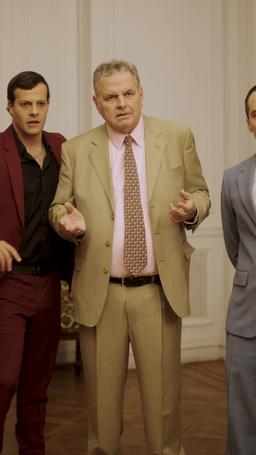 Dinero, Armas y Feliz Navidad episode 65