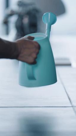 Yeni Stajyer CEO'nun Şımarık Karısı episode 4