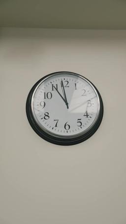 Hei Bos, Perusahaanmu Akan Dibom trailer