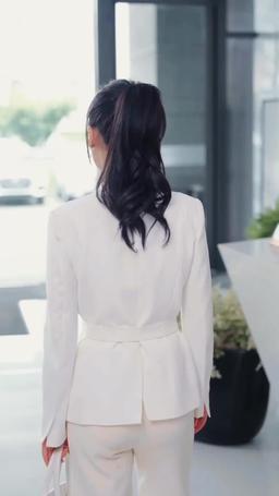 踹翻渣男後，首富千金馬甲藏不住了 episode 33