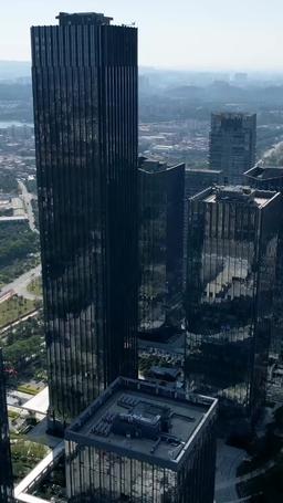 網戀奔現後被總裁掐腰寵 episode 14