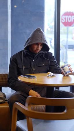 더 어저스터 episode 9