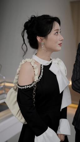 渣男嫌我醜，我轉身嫁給千億總裁 episode 22