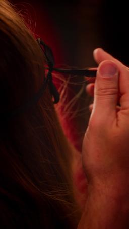 جميلة والخضوع trailer