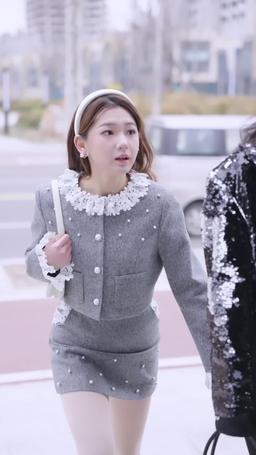 Oddio! La Moglie Della Superstar Lavora Qui episode 2