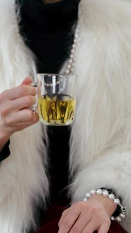 Falling for My Gold-Digger Wife episode 11