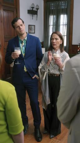 Dinero, Armas y Feliz Navidad episode 8