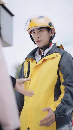 Yeni Stajyer CEO'nun Şımarık Karısı episode 7