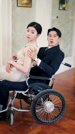 Clinging to My Alpha Mom episode 6