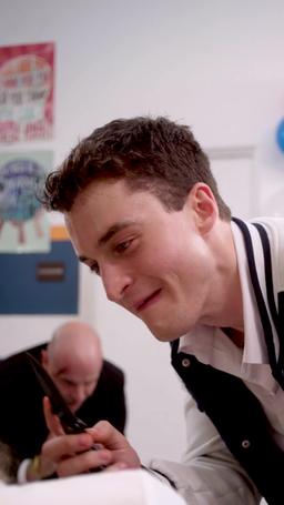 زعيم المافيا يسيطر على  المدرسة الثانوية episode 60